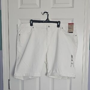 Levi's White Classic Bermuda Shorts